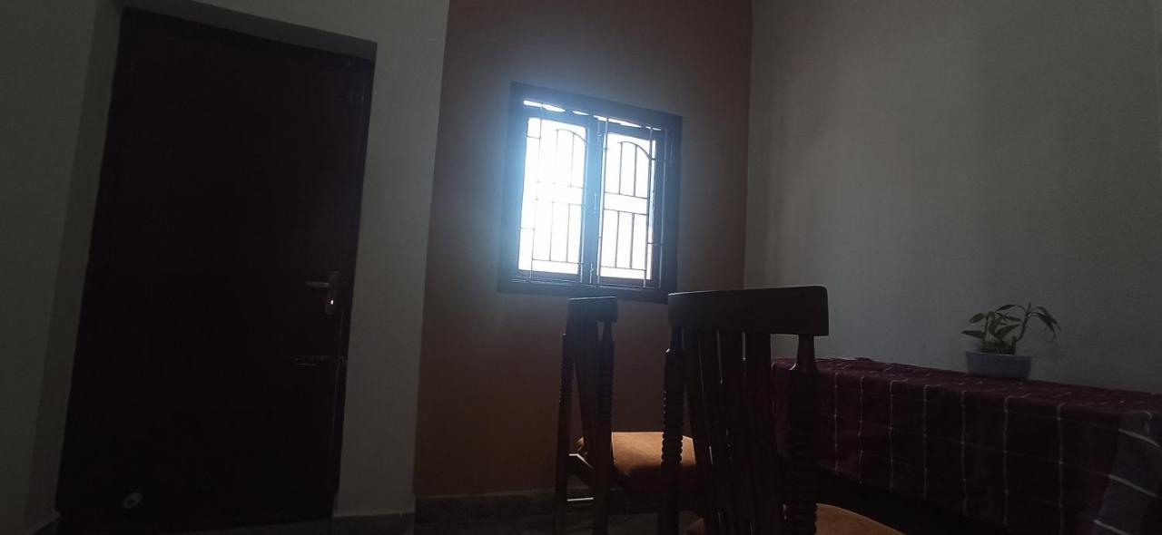 Uthamar Illam Apartment Tiruchirappalli Exterior photo